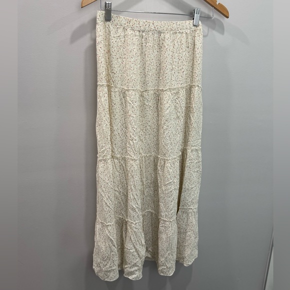 Brandy Melville Dresses & Skirts - Brandy Melville Izzy Floral Maxi Skirt